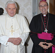 교황 베네딕토 16세와 함께 한 벨라시오 데 파울리스 대주교